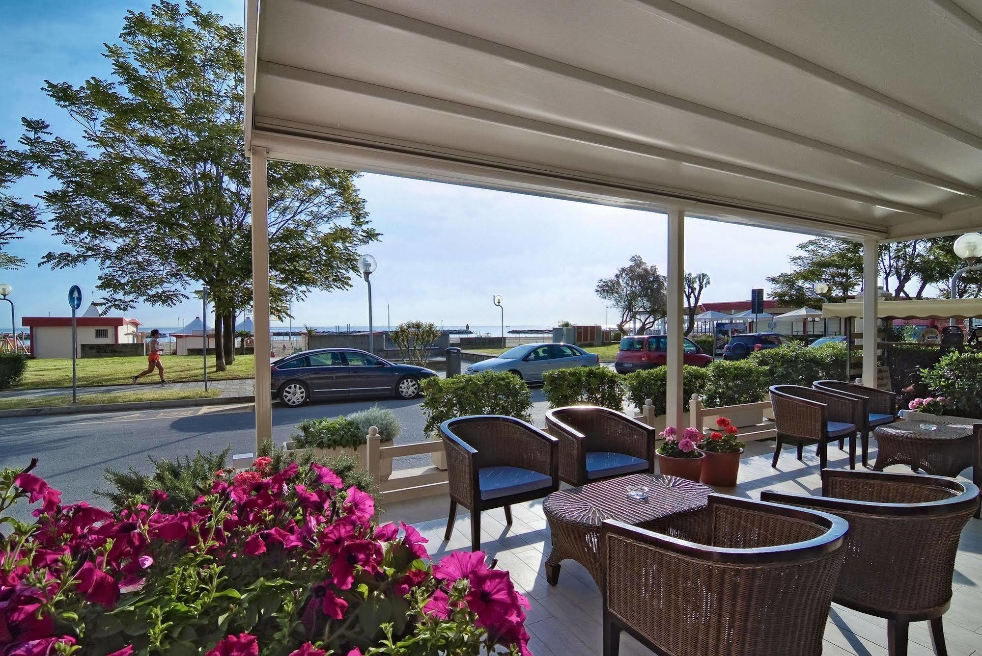 Hotel Lamorosa Rimini Eksteriør billede